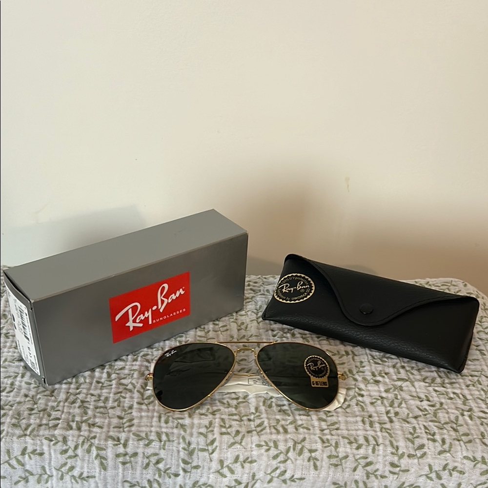 Ray-Ban Black Aviator Sunglasses